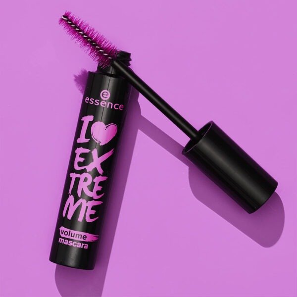 ESSENCE I LOVE EXTREME BLACK VOLUME MASCARA - Image 3